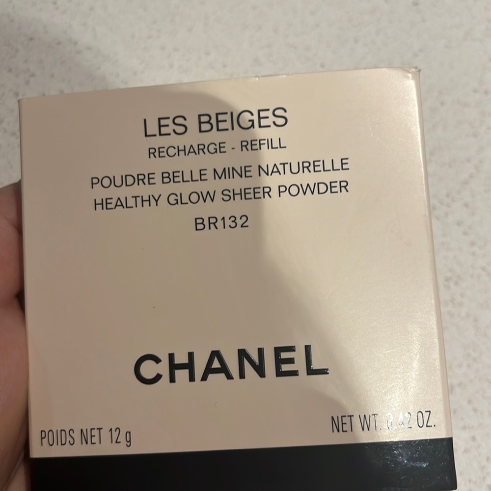 NWT Chanel Les Beiges Refill Healthy Glow Sheer Powder (BR 132)